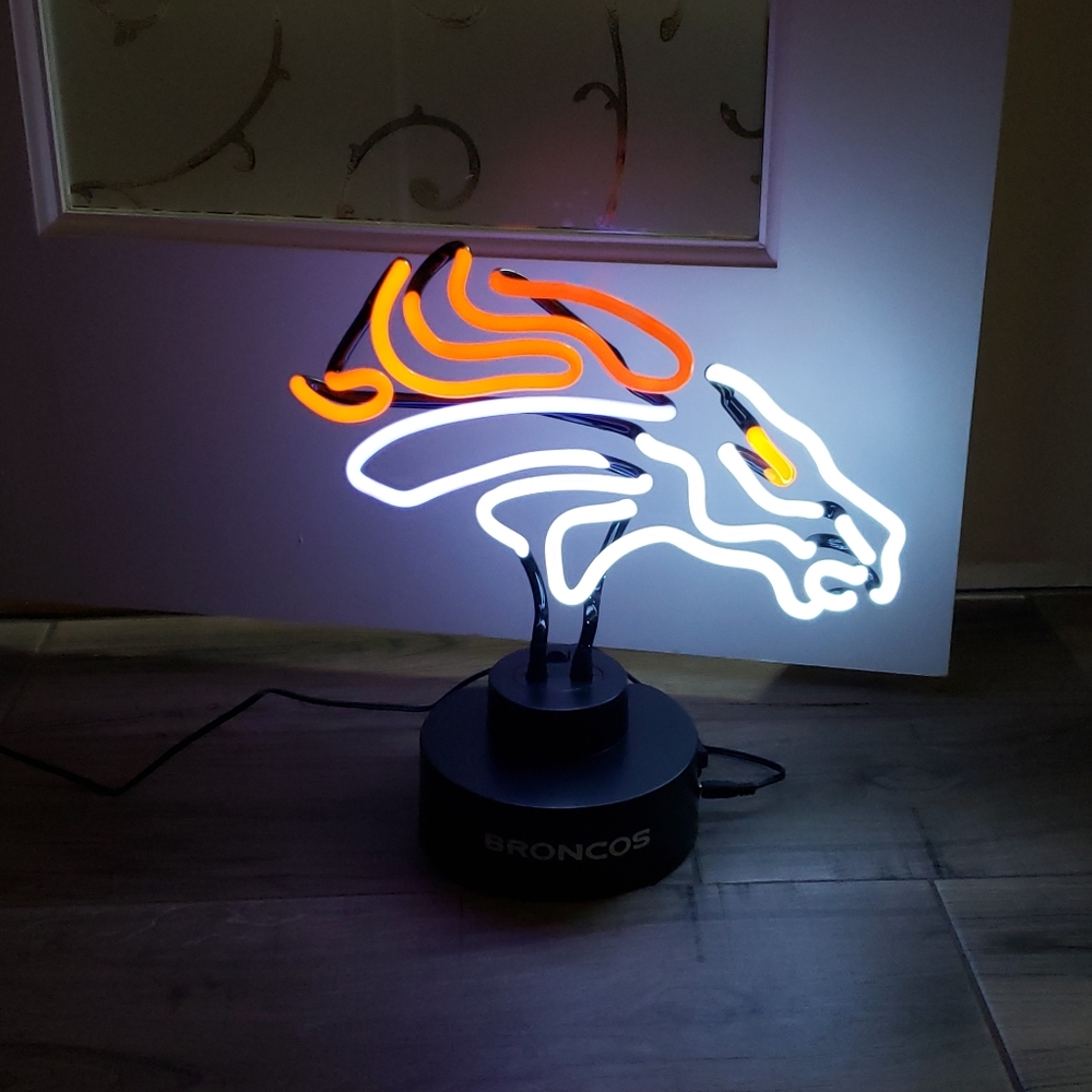 Broncos light